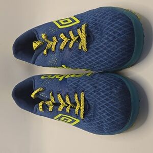 Umbro Spirito Youth Turf Soccer Sneakers Sz 5.5 Blue Lime Green Athletics Sports